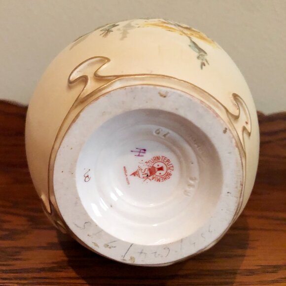 Antique Turn Teplitz RSTK Hand Painted Porcelain Vase With Gold Handles - Picture 10 of 11